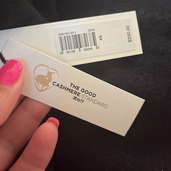 NWT BANANA REPUBLIC CALVINA CASHMERE TOP - Picture 4 of 9